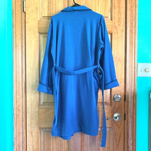 Boy’s size 14-16 Lands’ End blue robe with tie, cuffed sleeves, and pockets - Picture 4 of 8